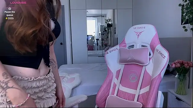 Lisa Moones online show from 05.19.26