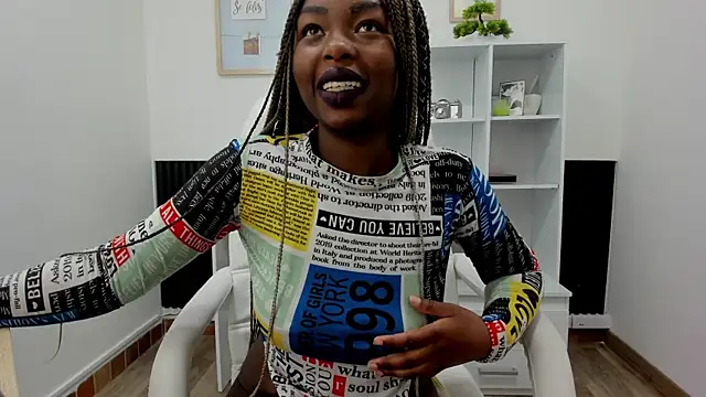 Snapshot of _Zooee chatting on 01.08.25 Zooee online show from 01.08.25