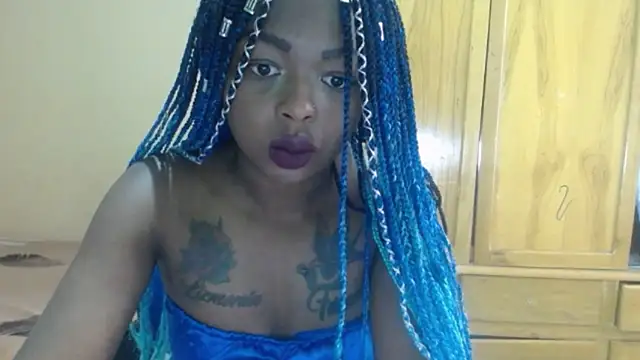 Snapshot of _Zooee chatting on 01.27.25 Zooee online show from 01.27.25