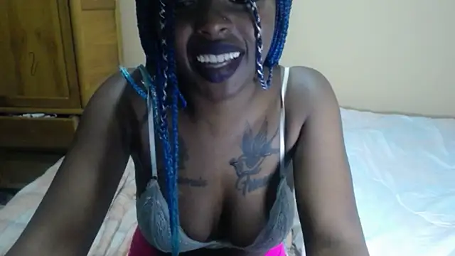 Snapshot of _Zooee chatting on 02.09.25 Zooee online show from 02.09.25