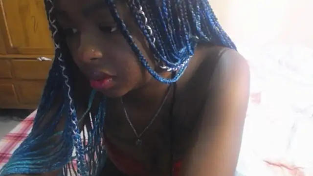 Snapshot of _Zooee chatting on 02.10.25 Zooee online show from 02.10.25