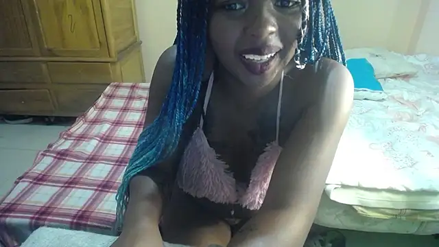 Snapshot of _Zooee chatting on 02.18.25 Zooee online show from 02.18.25