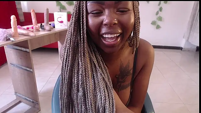 Snapshot of _Zooee chatting on 09.26.25 Zooee online show from 09.26.25