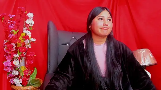 Little Ivy online show from 02.20.25