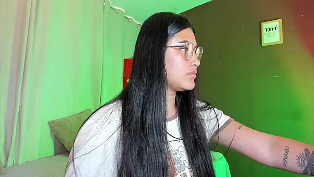 Little Ivy online show from 02.24.26