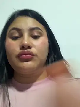 Little Ivy online show from 04.18.26