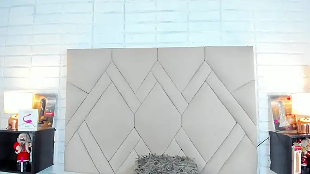 Snapshot of Isis_Osman chatting on 12.22.24 Isis Osman online show from 12.22.24