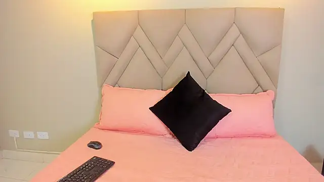 Isis Osman online show from 02.26.26