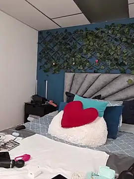 Grey Lorenz11 online show from 02.27.26