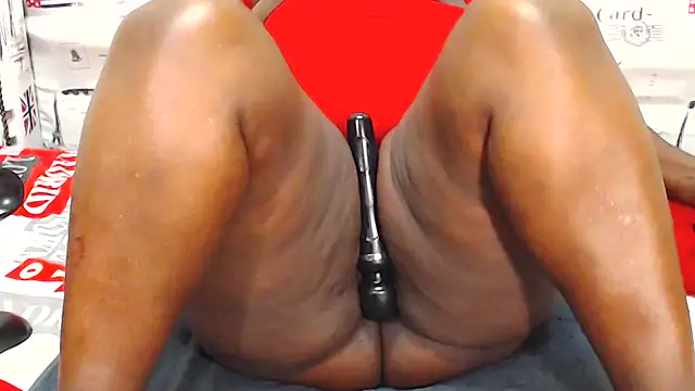 Honeybumsx32 online show from 03.18.26