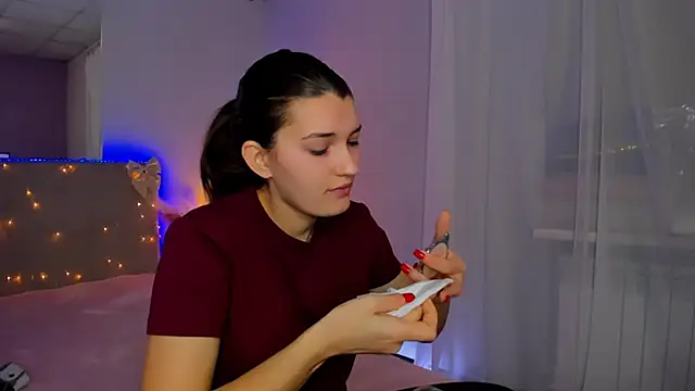 Laura Leee online show from 03.23.26