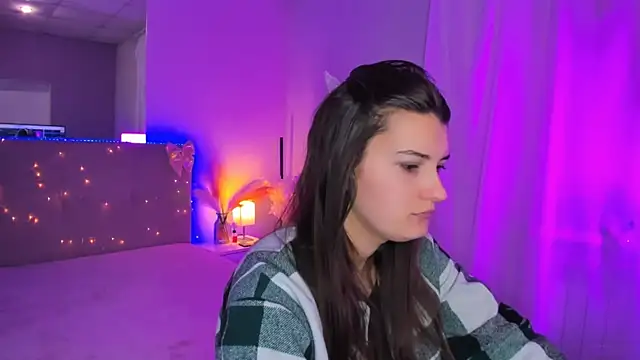 Laura Leee online show from 04.08.26