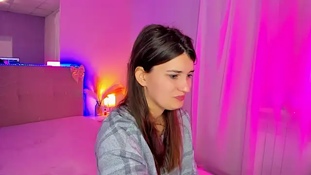 Laura Leee online show from 04.10.26