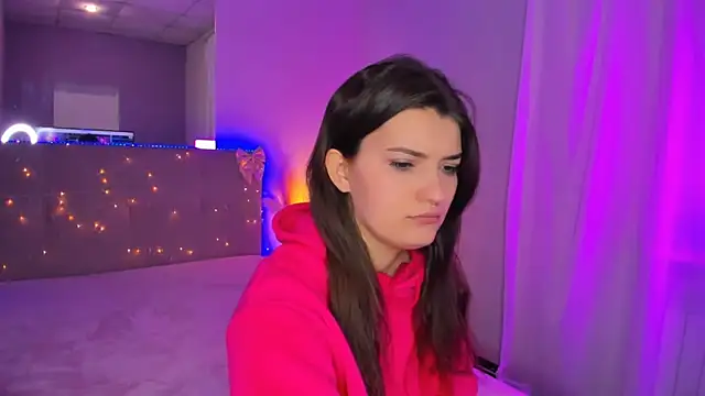 Laura Leee online show from 04.11.26