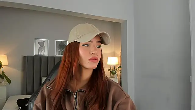 Madie  collins online show from 10.12.25