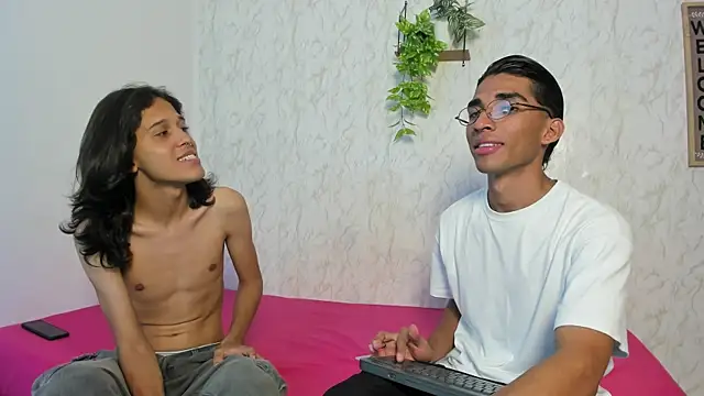 Snapshot of jony_honey chatting on 06.10.26 jony honey online show from 06.10.26