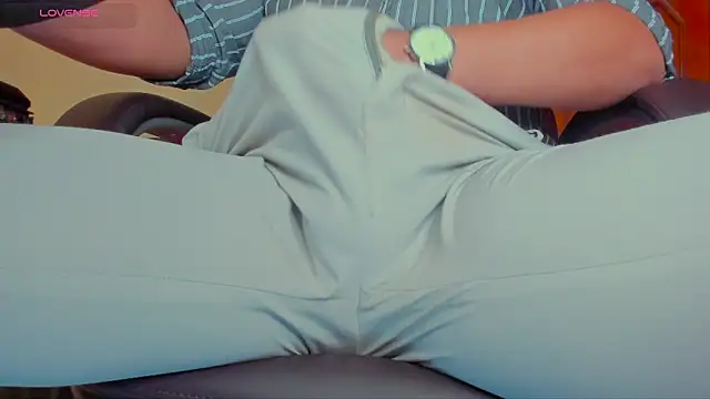 MrLonely02 online show from 01.18.25