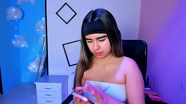 NahomiConnor  online show from 09.19.25