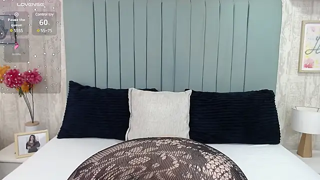 KarllaWalker online show from 02.07.25