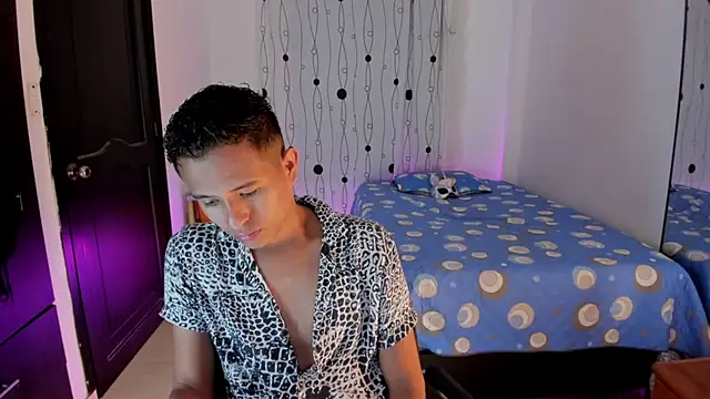 Snapshot of alessandro_wizard chatting on 02.07.25 alessandro wizard online show from 02.07.25