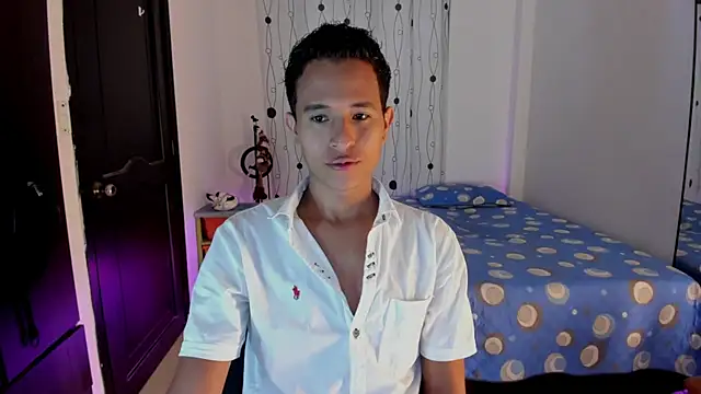 Snapshot of alessandro_wizard chatting on 03.15.25 alessandro wizard online show from 03.15.25