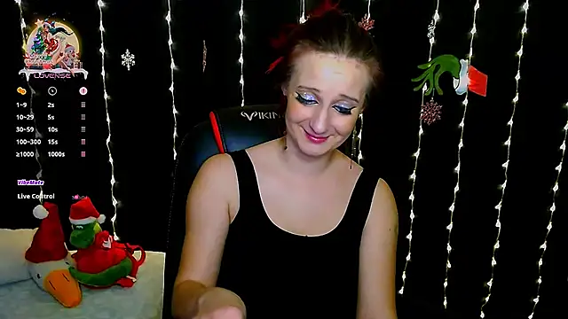 Snapshot of AgathaNoxe chatting on 12.25.24 AgathaNoxe online show from 12.25.24