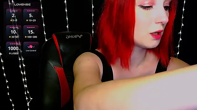 Snapshot of AgathaNoxe chatting on 01.29.25 AgathaNoxe online show from 01.29.25