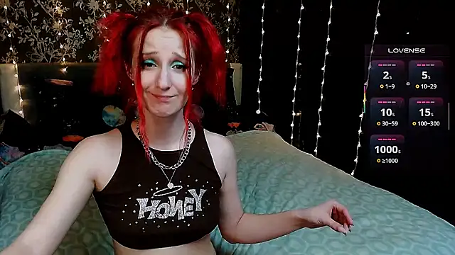 Snapshot of AgathaNoxe chatting on 03.08.25 AgathaNoxe online show from 03.08.25