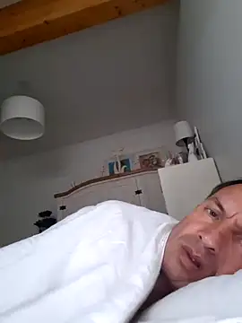 Snapshot of bagoulo chatting on 09.22.25 bagoulo online show from 09.22.25