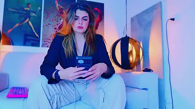 Snapshot of Lizzymontanaa chatting on 01.25.25 Lizzymontanaa online show from 01.25.25