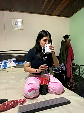 Snapshot of emiliaharper408 chatting on 12.03.24 emiliaharper408 online show from 12.03.24