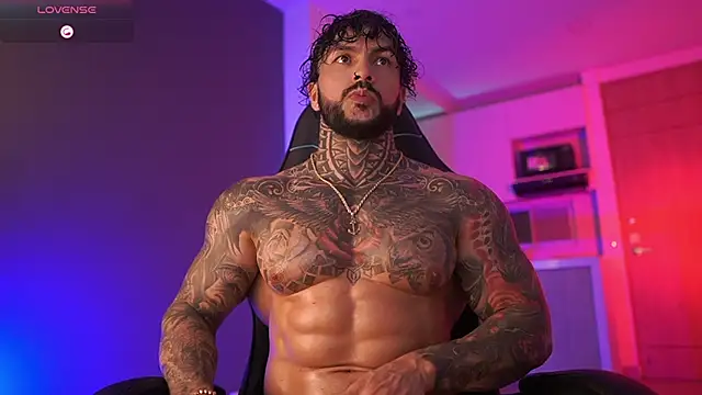 Snapshot of mariano_costa chatting on 10.26.25 mariano costa online show from 10.26.25