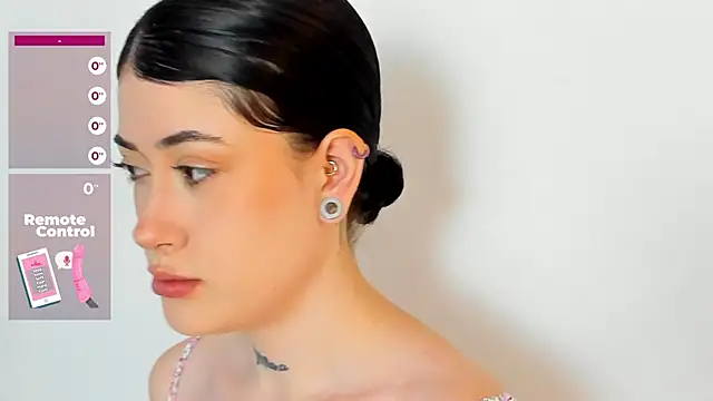 Snapshot of melody_suarez chatting on 12.18.24 melody suarez online show from 12.18.24