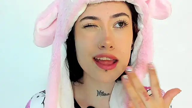 Snapshot of melody_suarez chatting on 12.27.24 melody suarez online show from 12.27.24