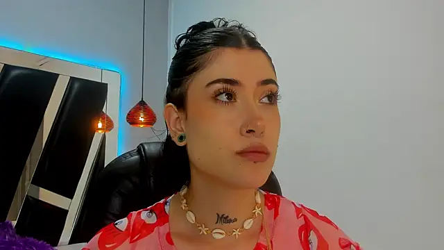 Snapshot of melody_suarez chatting on 12.28.24 melody suarez online show from 12.28.24