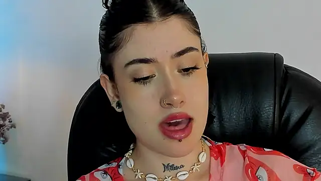 Snapshot of melody_suarez chatting on 12.29.24 melody suarez online show from 12.29.24