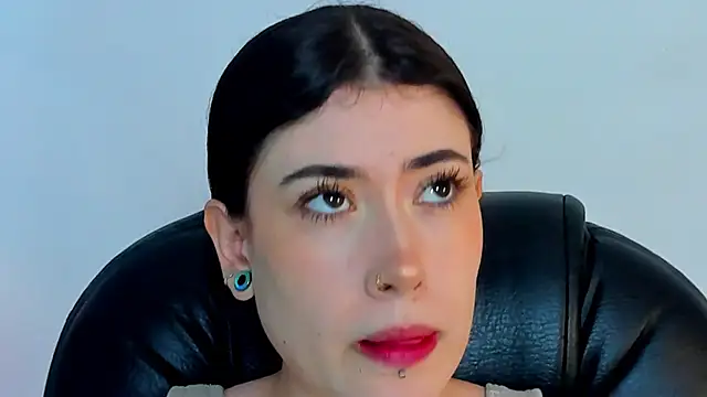 Snapshot of melody_suarez chatting on 12.30.24 melody suarez online show from 12.30.24