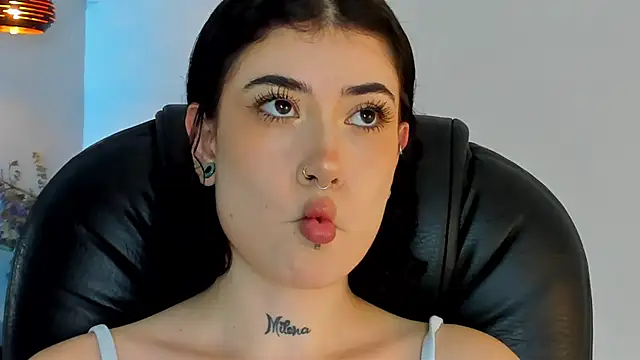 Snapshot of melody_suarez chatting on 01.05.25 melody suarez online show from 01.05.25