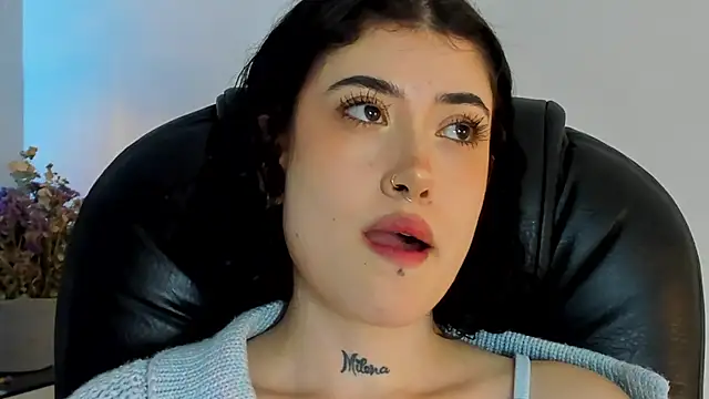 Snapshot of melody_suarez chatting on 01.05.25 melody suarez online show from 01.05.25