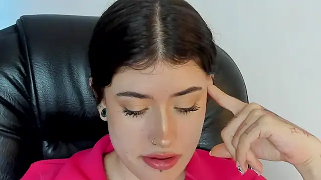 Snapshot of melody_suarez chatting on 01.10.25 melody suarez online show from 01.10.25