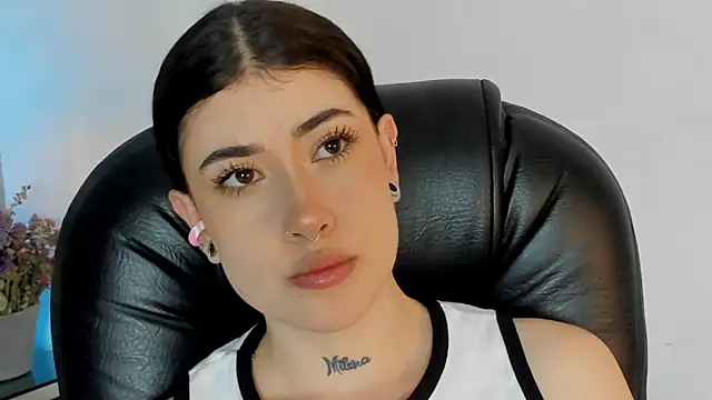 Snapshot of melody_suarez chatting on 01.10.25 melody suarez online show from 01.10.25