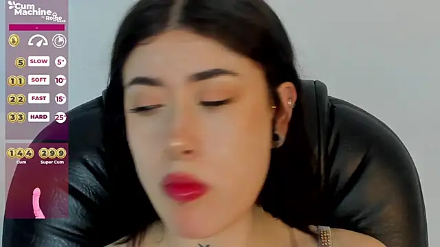 Snapshot of melody_suarez chatting on 01.12.25 melody suarez online show from 01.12.25