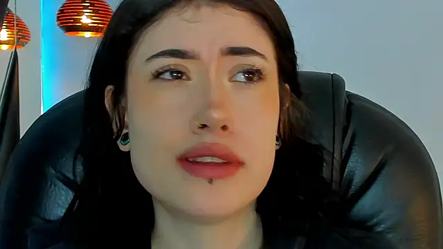 Snapshot of melody_suarez chatting on 01.12.25 melody suarez online show from 01.12.25