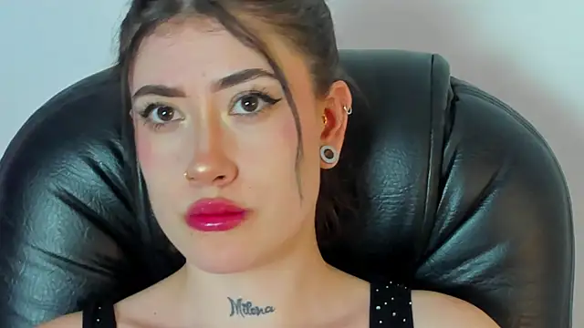 Snapshot of melody_suarez chatting on 02.02.25 melody suarez online show from 02.02.25