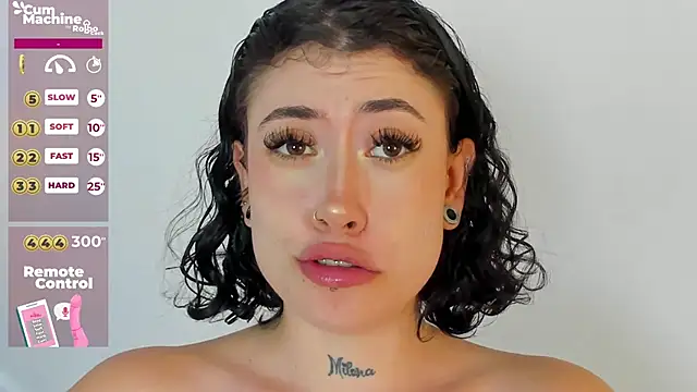 Snapshot of melody_suarez chatting on 02.21.25 melody suarez online show from 02.21.25