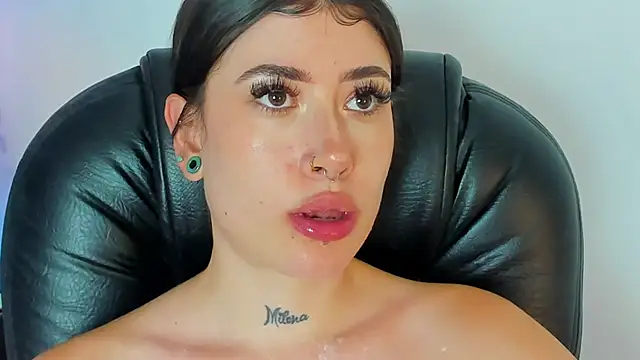 Snapshot of melody_suarez chatting on 02.23.25 melody suarez online show from 02.23.25