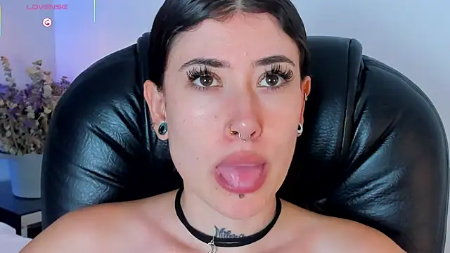 Snapshot of melody_suarez chatting on 03.02.25 melody suarez online show from 03.02.25