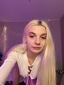 LoveLuna  online show from 02.20.25