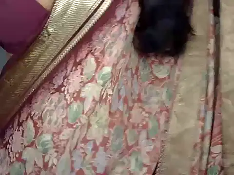 Snapshot of cute_sweeetu chatting on 10.29.25 cute sweeetu online show from 10.29.25