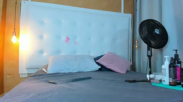  evamilf  online show from 02.05.26